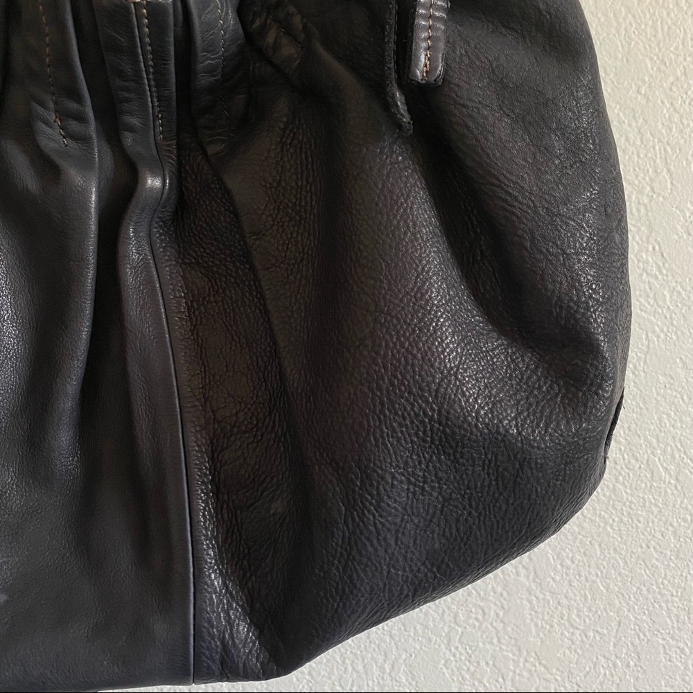 Caterina Lucchi genuine leather blue tone cross body/ shoulder bag - Picture 9 of 15
